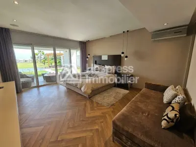 Stunning house for sale in Ville verte . 4 large rooms. Air conditioning and swimming pool