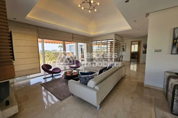 Stunning house for sale in Ville verte . 4 large rooms. Air conditioning and swimming pool