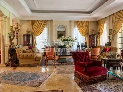 فيلا رائعة للبيع في كاليفورنيا . مساحتها 1005 متر مربع