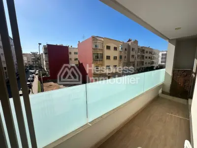 Beautiful apartment for sale in the Bachkou district. 3 comfortable bedrooms. Concierge service and air conditioning.