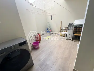 Beautiful apartment for sale in the Bachkou district. 3 comfortable bedrooms. Concierge service and air conditioning.