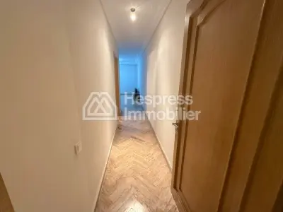Un superbe appartement demi meublé à louer sur gau