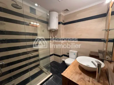 Un superbe appartement demi meublé à louer sur gau