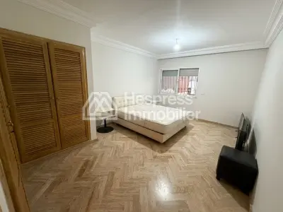 Un superbe appartement demi meublé à louer sur gau