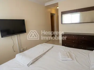 شقة رائعة للإيجار في غوتييه . ثلاث غرف نوم جميلة. مفروشة.