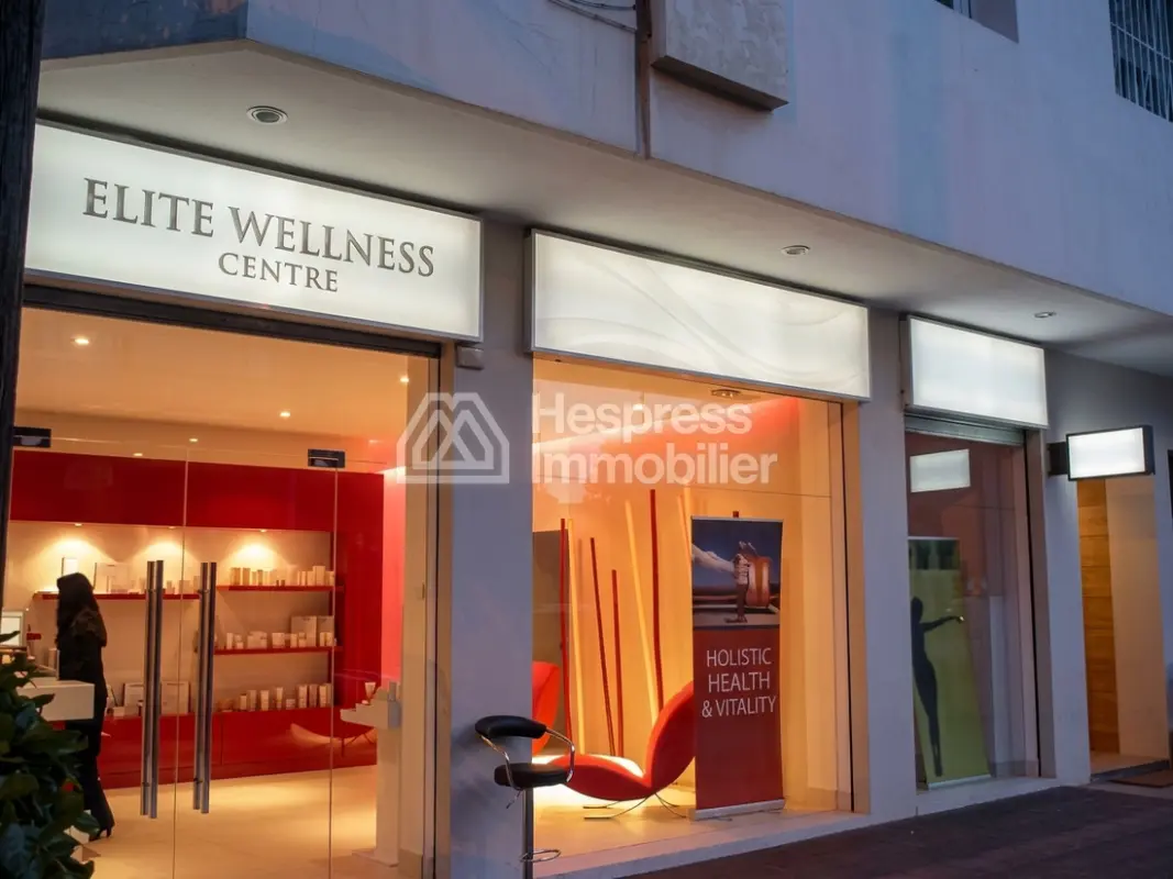 Local commercial en location à Gauthier. Superficie 263 m²