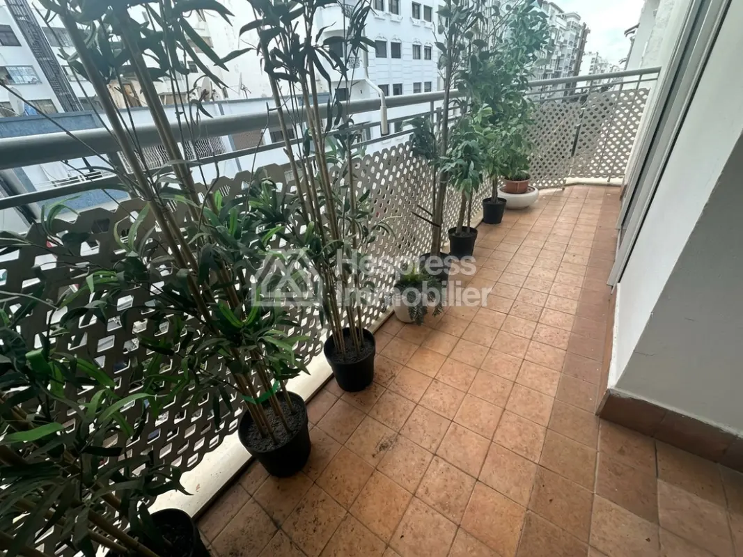 Modern apartment for sale on Racine