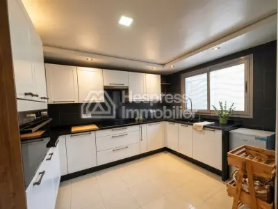 Modern apartment for sale on Racine