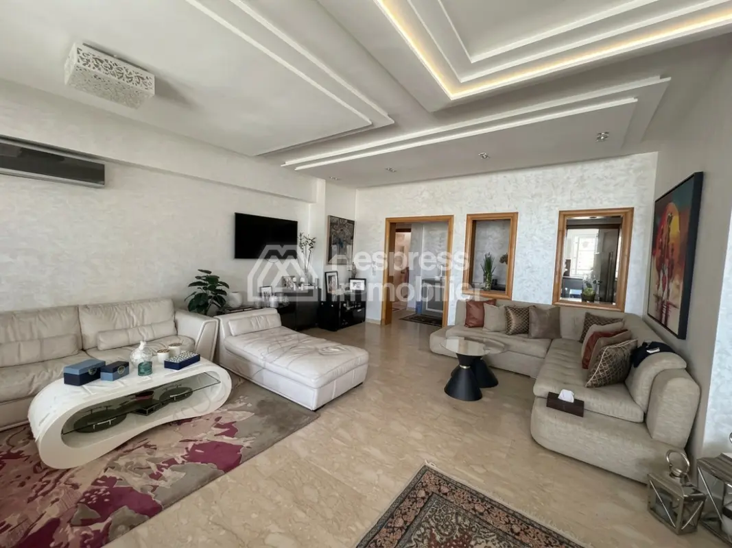 Apartment for sale at Les Princesses . Total area 138 m². Elevator