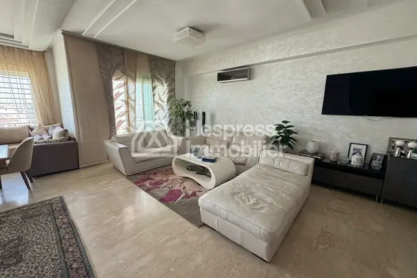 Apartment for sale at Les Princesses . Total area 138 m². Elevator