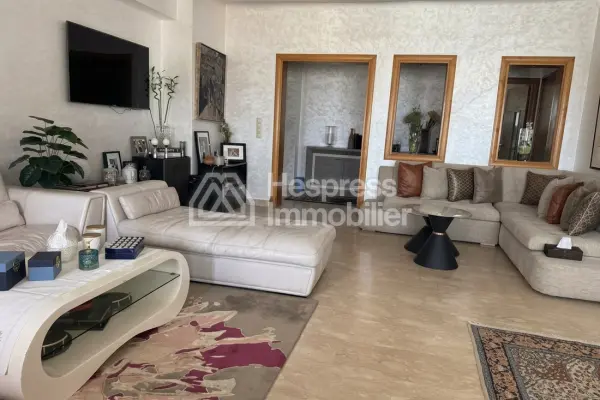 Apartment for sale at Les Princesses . Total area 138 m². Elevator