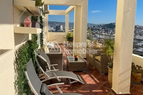 Set-away apartment for rent with a 50m² terrace, located in the Administratif district