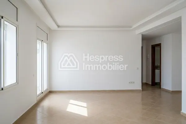 For sale: fully renovated apartment with terrace, 151m² surface area, Rabat road