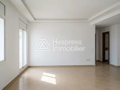 For sale: fully renovated apartment with terrace, 151m² surface area, Rabat road