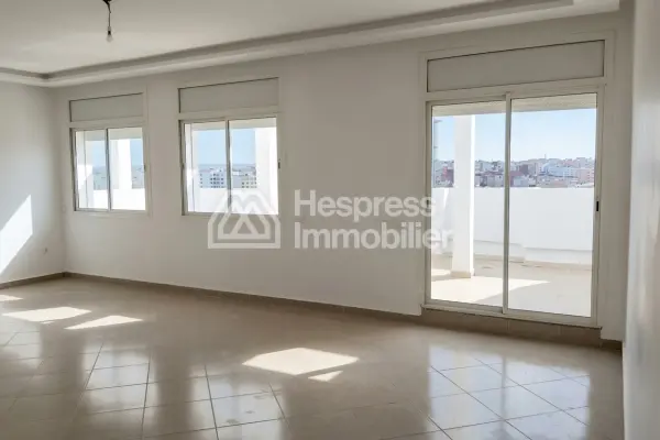 For sale: fully renovated apartment with terrace, 151m² surface area, Rabat road