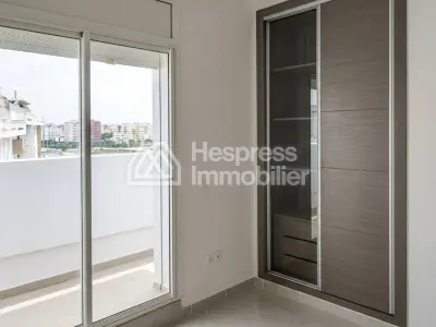 For sale: fully renovated apartment with terrace, 151m² surface area, Rabat road
