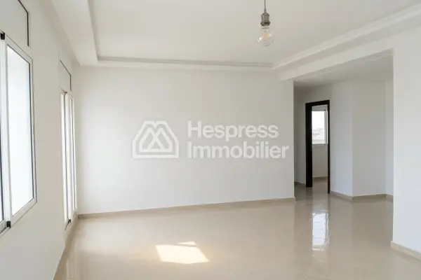 For sale: fully renovated apartment with terrace, 151m² surface area, Rabat road