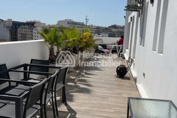 Apartment for sale with terrace and garage in the Administratif district