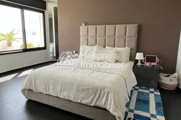 Apartment for sale with terrace and garage in the Administratif district