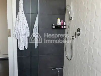 Apartment for sale with terrace and garage in the Administratif district