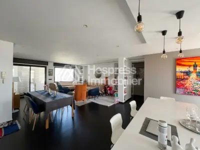 Apartment for sale with terrace and garage in the Administratif district