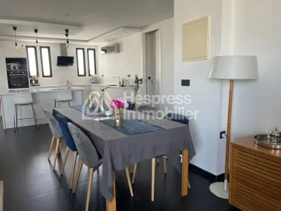 Apartment for sale with terrace and garage in the Administratif district