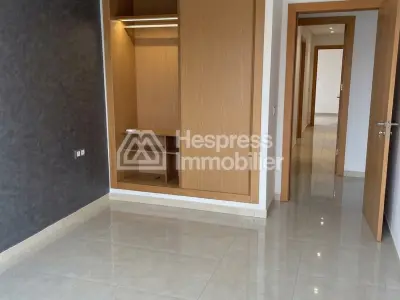 Apartment for rent with terrace and garage