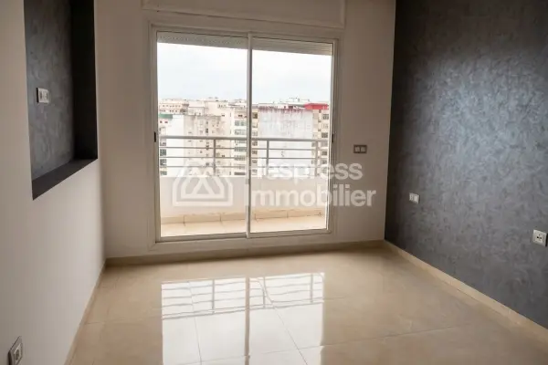 Apartment for rent with terrace and garage