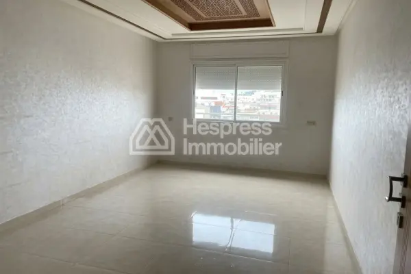 Apartment for rent with terrace and garage