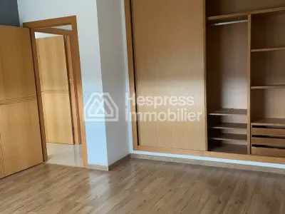 Apartment for rent with terrace and garage