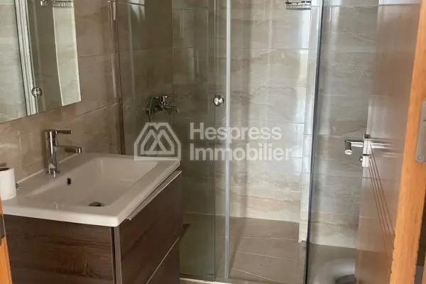 Apartment for rent with terrace and garage