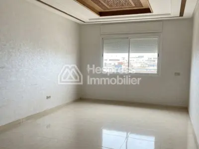 Apartment for rent with terrace and garage