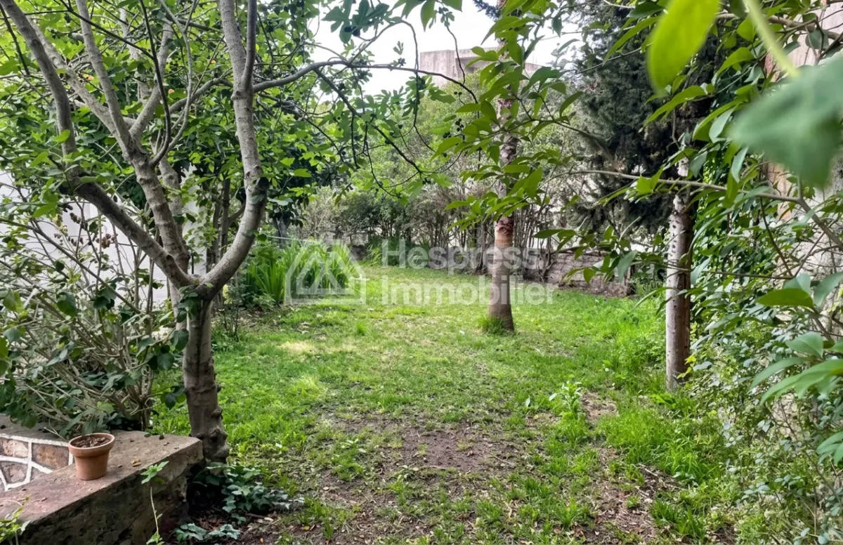 Villa a louer a tanger avec jardin surface terrain 1200m²