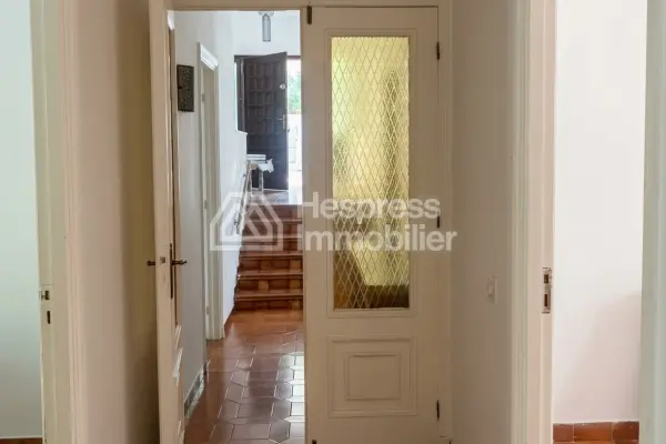 Villa a louer a tanger avec jardin surface terrain 1200m²