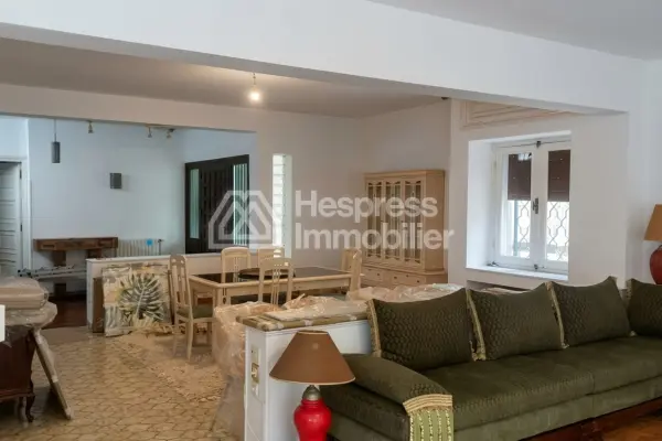 Villa a louer a tanger avec jardin surface terrain 1200m²