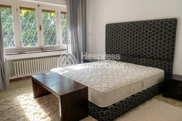 Villa a louer a tanger avec jardin surface terrain 1200m²