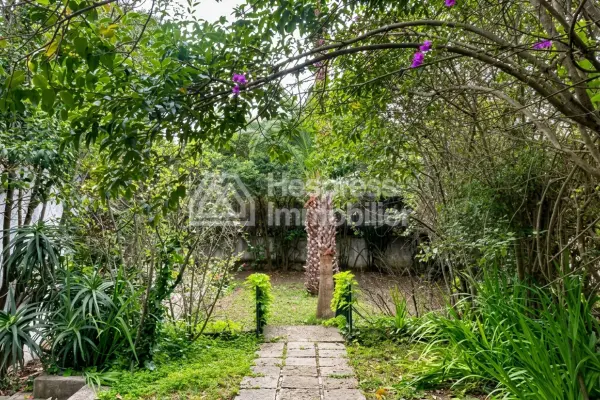 Villa a louer a tanger avec jardin surface terrain 1200m²