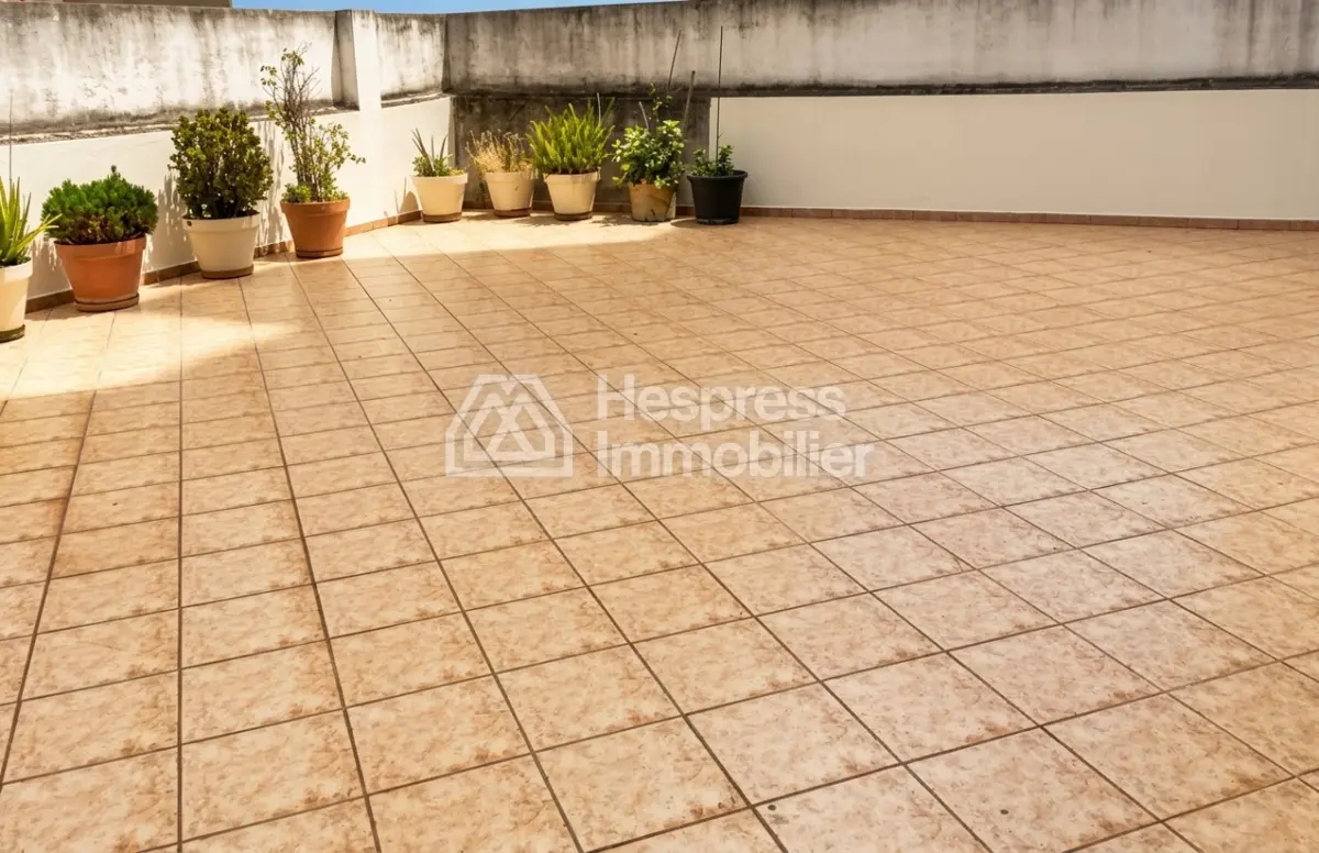 Appartement avec terrasse – quartier administratif tanger – surface 170m² – reference: vtaa18526
