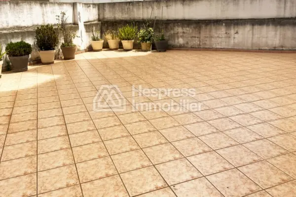 Appartement avec terrasse – quartier administratif tanger – surface 170m² – reference: vtaa18526