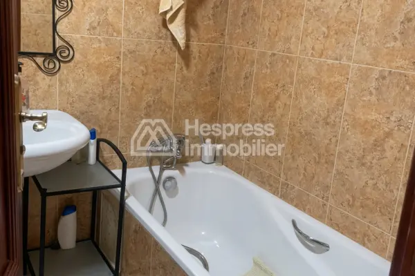 Appartement avec terrasse – quartier administratif tanger – surface 170m² – reference: vtaa18526