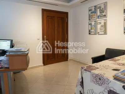 Appartement avec terrasse – quartier administratif tanger – surface 170m² – reference: vtaa18526