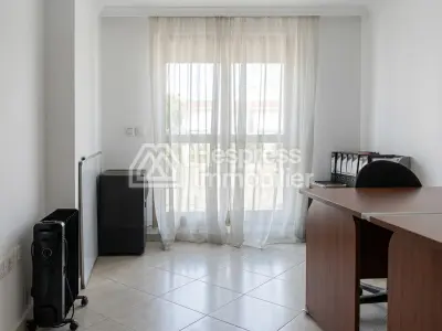 Appartement avec terrasse – quartier administratif tanger – surface 170m² – reference: vtaa18526