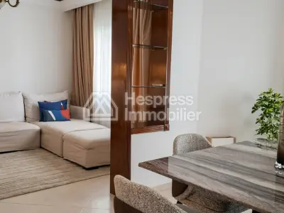 للإيجار: شقة رائعة مُجددة بمساحة 120 مترًا مربعًا - حي إيبيريا - طنجة - الرقم المرجعي: ltaam20526