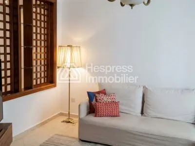 للإيجار: شقة رائعة مُجددة بمساحة 120 مترًا مربعًا - حي إيبيريا - طنجة - الرقم المرجعي: ltaam20526