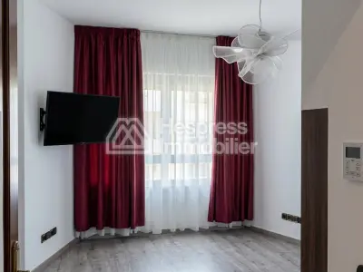 للإيجار: شقة رائعة مُجددة بمساحة 120 مترًا مربعًا - حي إيبيريا - طنجة - الرقم المرجعي: ltaam20526