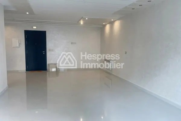 Spacious apartment at Tangier for sale with deeded garage space, 128 m² area – Administratif district