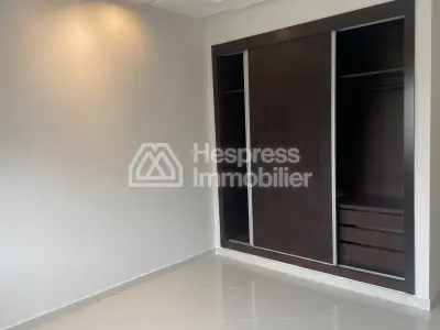 Spacious apartment at Tangier for sale with deeded garage space, 128 m² area – Administratif district