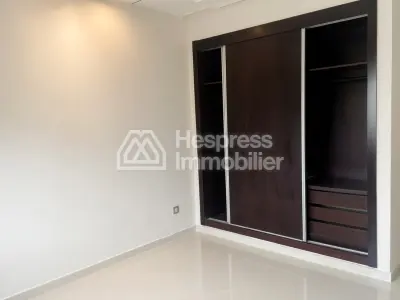 Spacious apartment at Tangier for sale with deeded garage space, 128 m² area – Administratif district