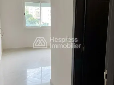 Spacious apartment at Tangier for sale with deeded garage space, 128 m² area – Administratif district