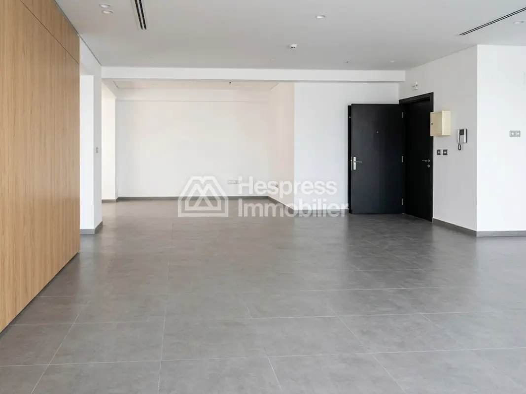 Open-plan offices for rent in the city center
